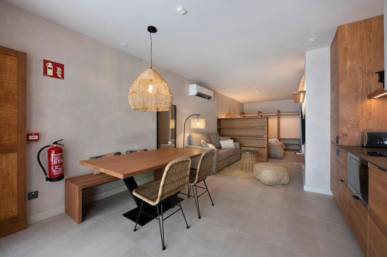 Apartamentos Balisse Castelldefels Bagian luar foto