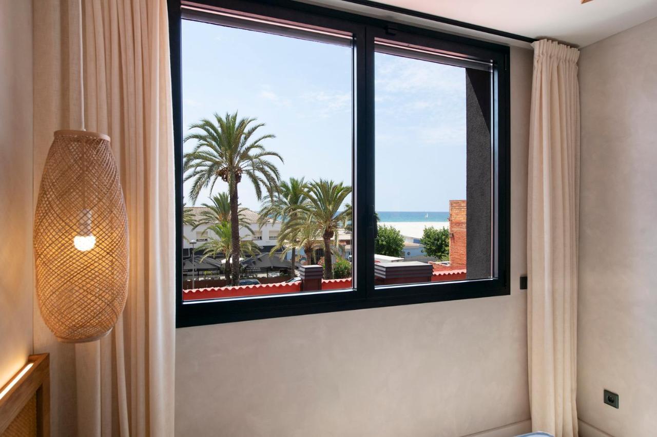Apartamentos Balisse Castelldefels Bagian luar foto
