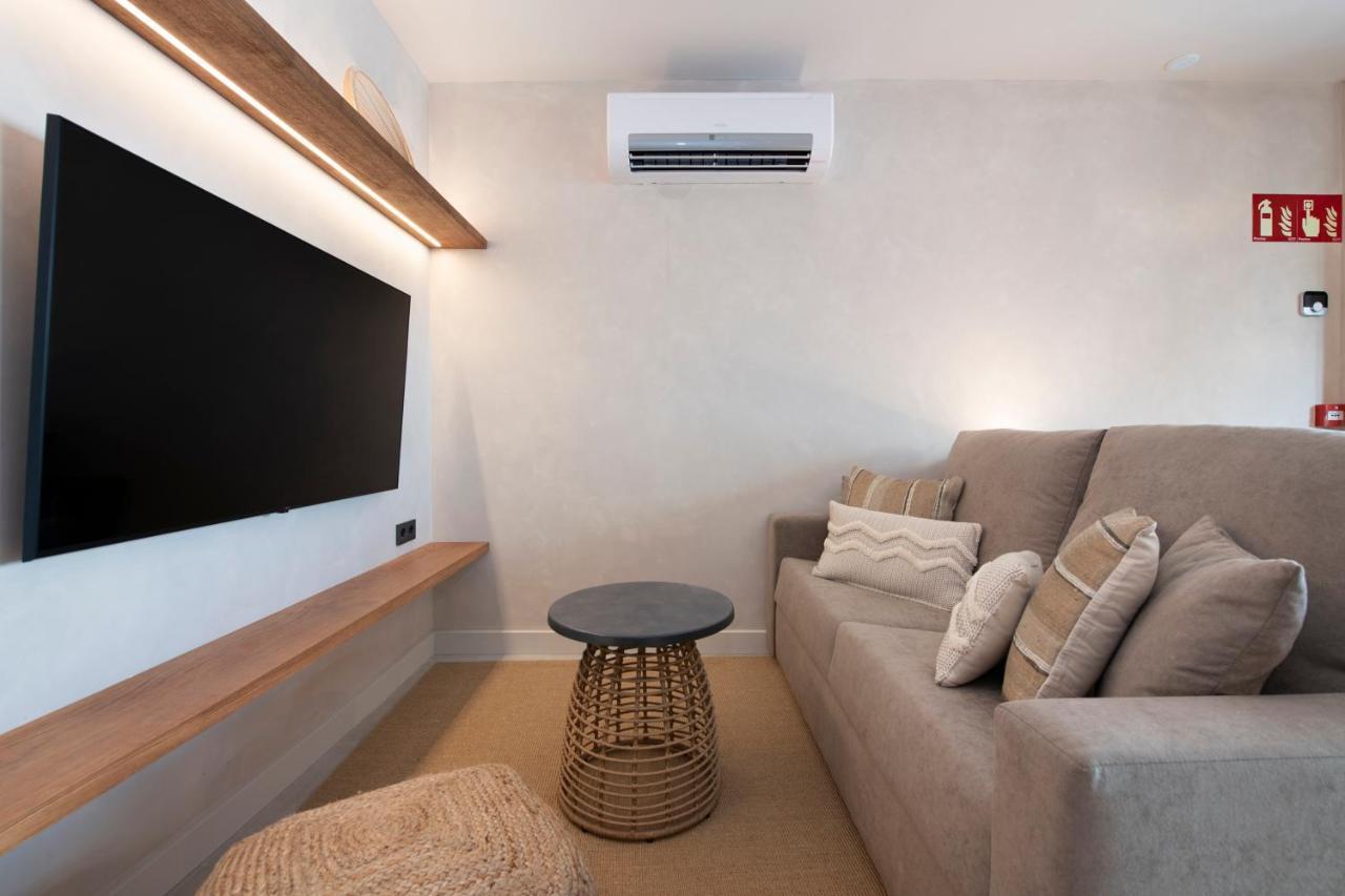 Apartamentos Balisse Castelldefels Bagian luar foto
