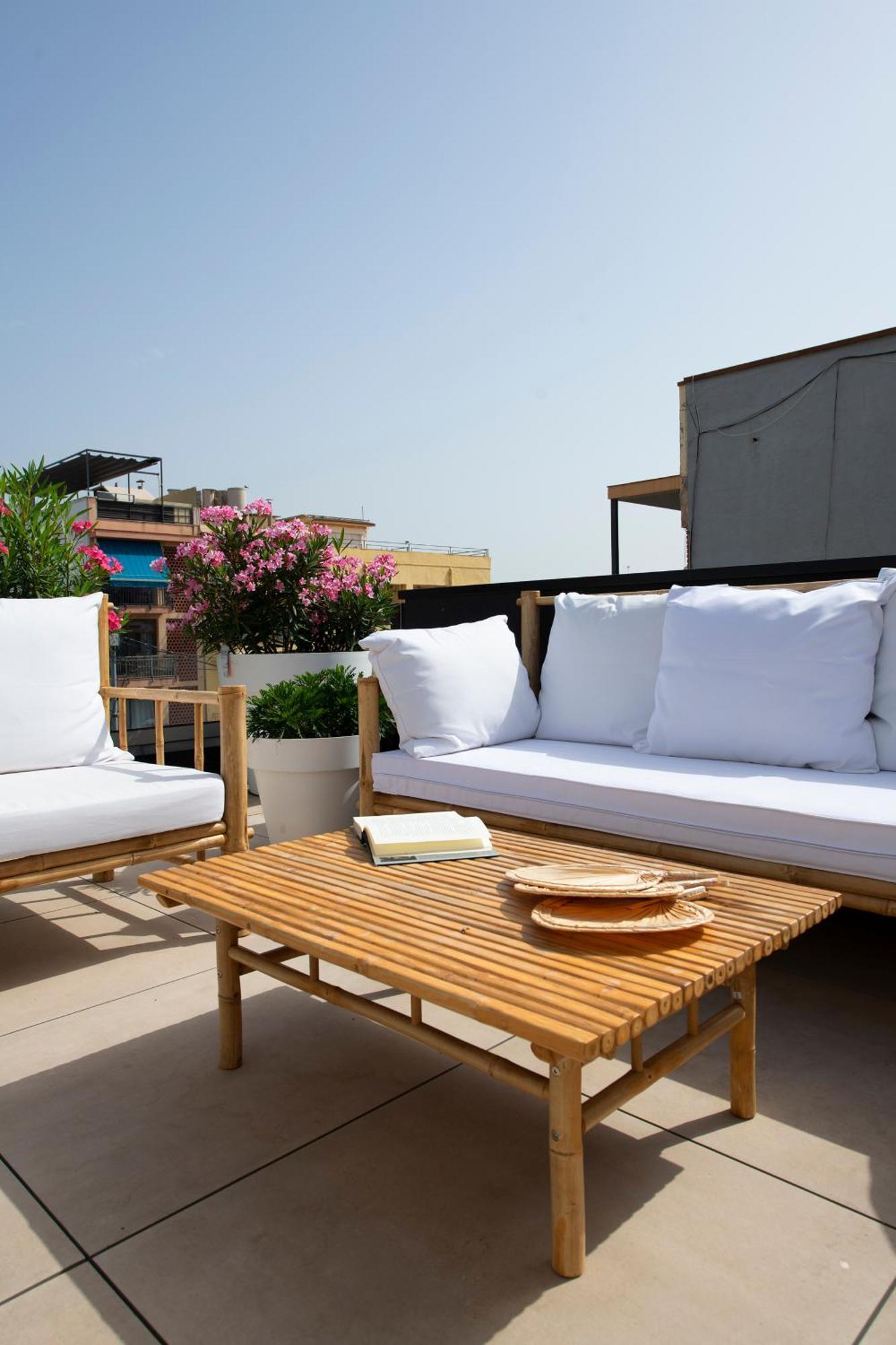 Apartamentos Balisse Castelldefels Bagian luar foto