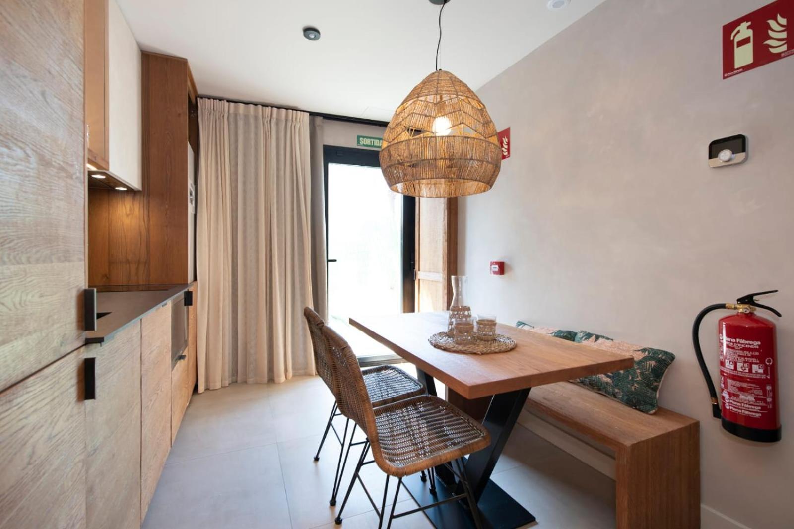 Apartamentos Balisse Castelldefels Bagian luar foto